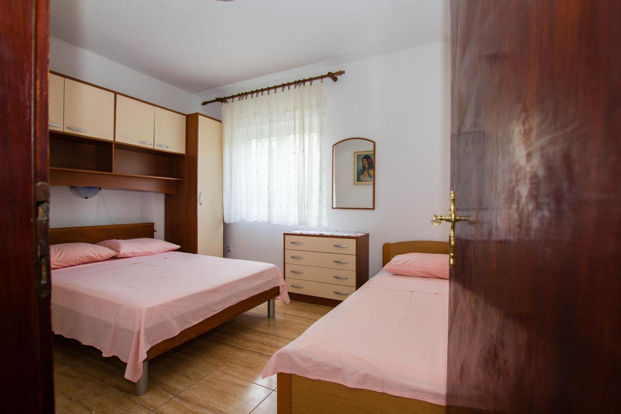 Apartments Bartul Sućuraj Rum bild