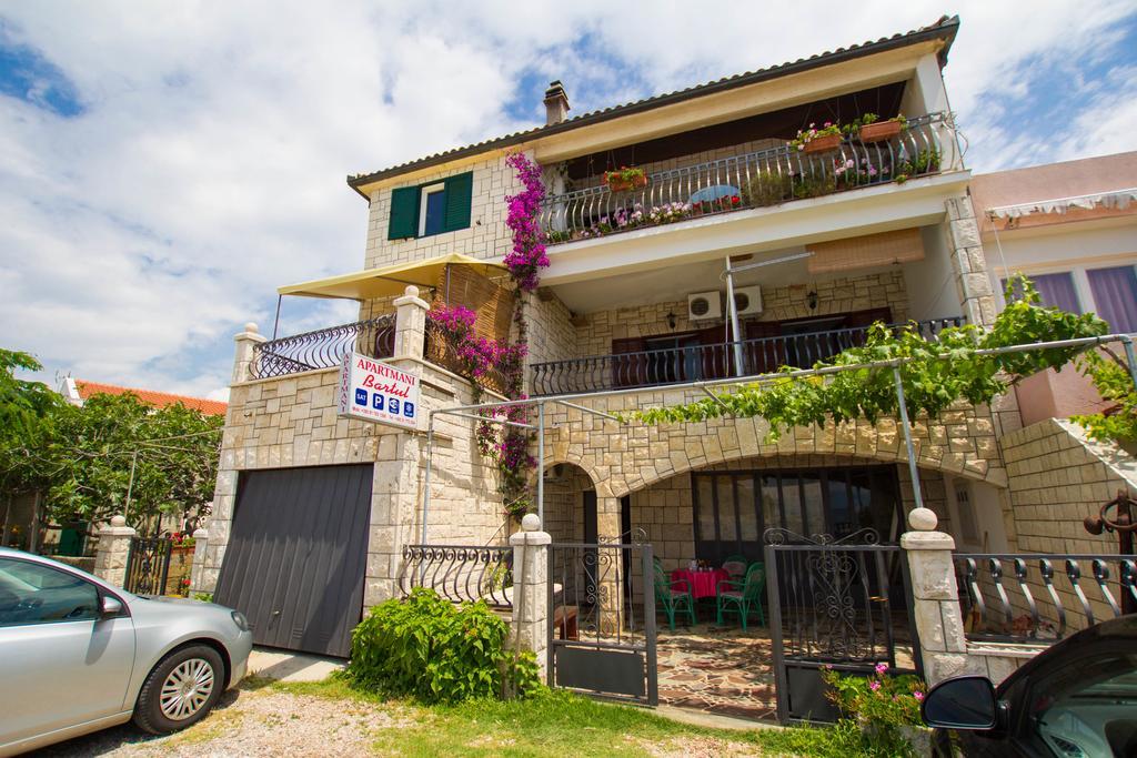 Apartments Bartul Sućuraj Exteriör bild