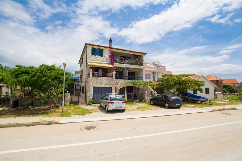 Apartments Bartul Sućuraj Exteriör bild