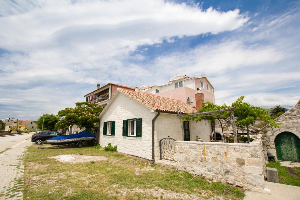 Apartments Bartul Sućuraj Exteriör bild